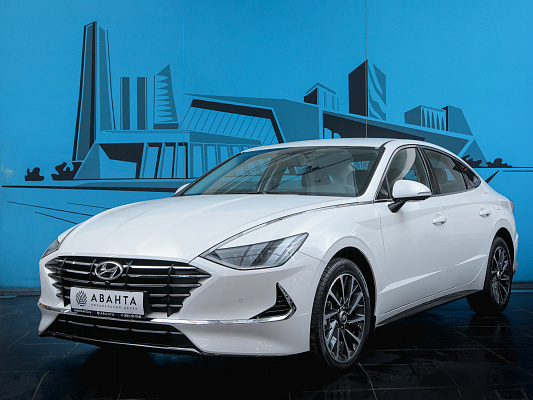 Hyundai Sonata business plus white