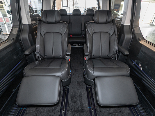 Hyundai Staria Premium 2.2d AT Black