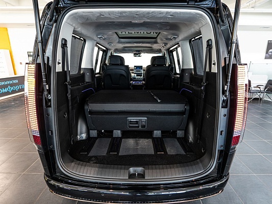 Hyundai Staria Premium 2.2d AT Black